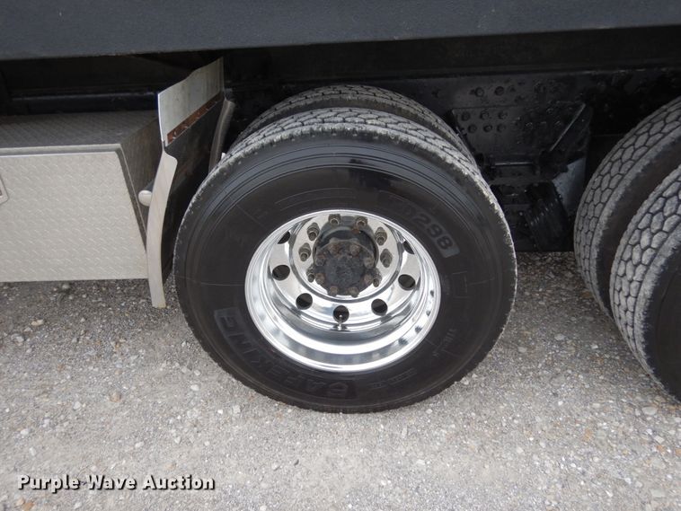 image for item KI9473 2012 International 7400  vacuum truck