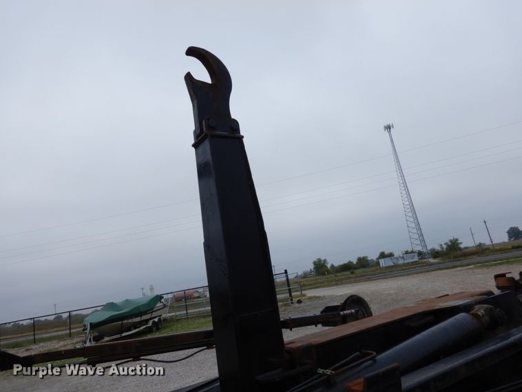 image for item KI9474 2007 Peterbilt 357  hook lift truck