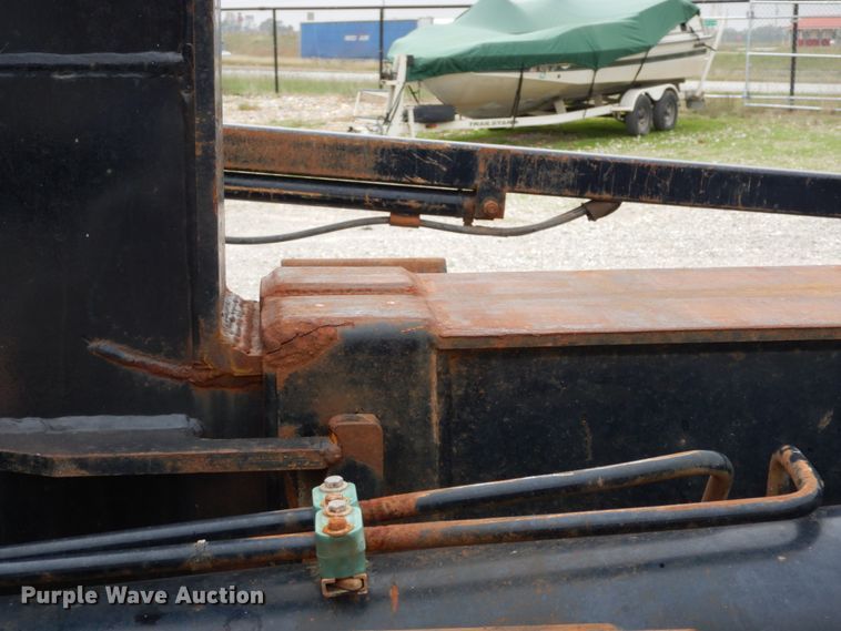 image for item KI9474 2007 Peterbilt 357  hook lift truck