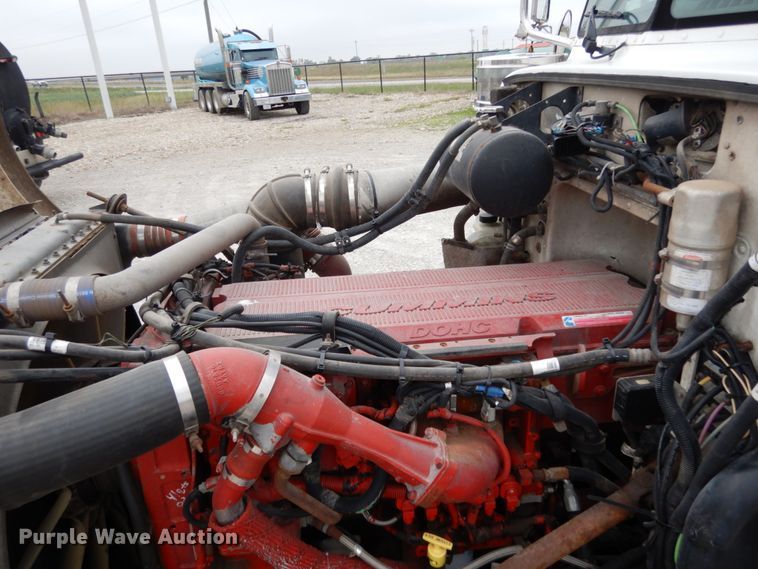 image for item KI9474 2007 Peterbilt 357  hook lift truck