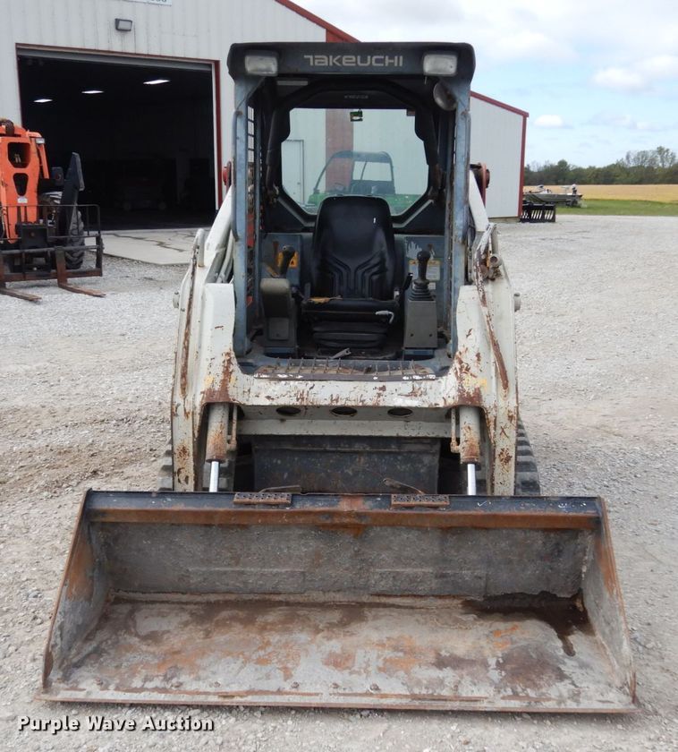 image for item KI9477 2011 Takeuchi TL230  tracked skid steer loader