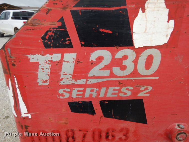 image for item KI9477 2011 Takeuchi TL230  tracked skid steer loader