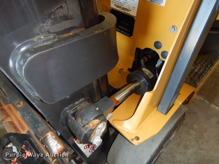 image for item KI9479 2013 Caterpillar 2C6000  forklift