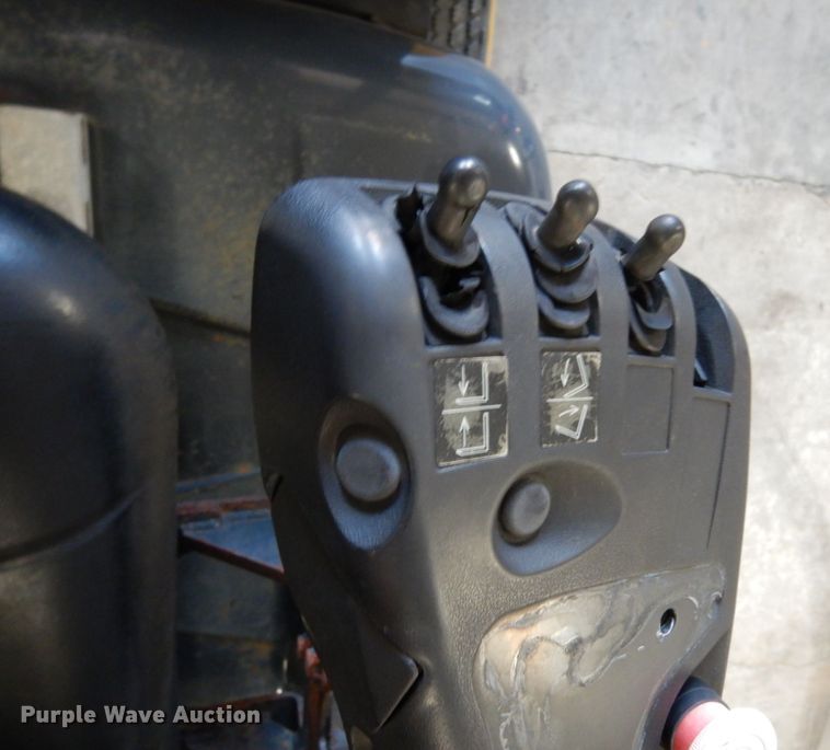 image for item KI9479 2013 Caterpillar 2C6000  forklift