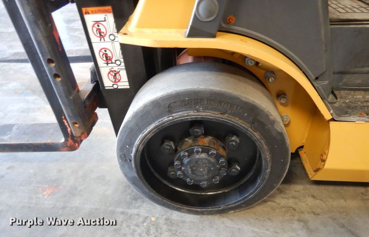 image for item KI9479 2013 Caterpillar 2C6000  forklift