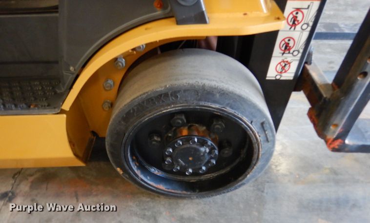 image for item KI9479 2013 Caterpillar 2C6000  forklift