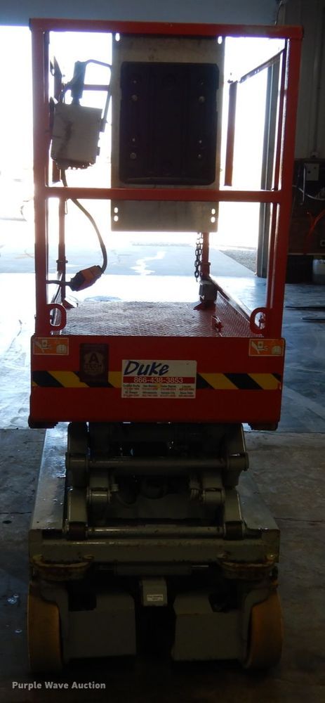 image for item KI9480 2004 Sky Jack SJII-3219  scissor lift