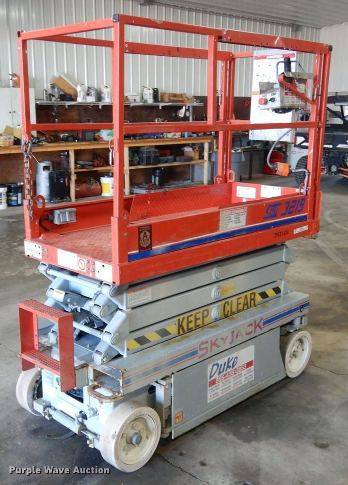image for item KI9480 2004 Sky Jack SJII-3219  scissor lift