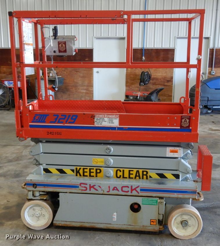 image for item KI9480 2004 Sky Jack SJII-3219  scissor lift