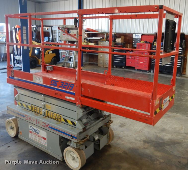 image for item KI9480 2004 Sky Jack SJII-3219  scissor lift