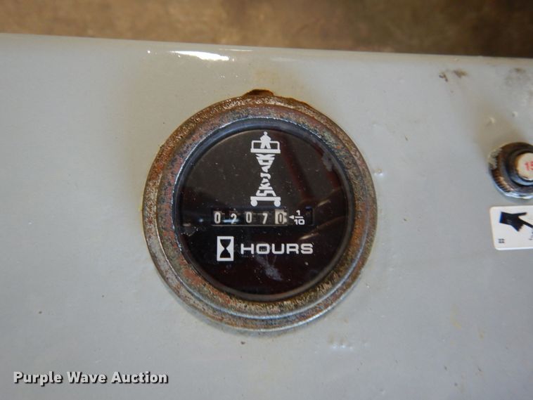 image for item KI9480 2004 Sky Jack SJII-3219  scissor lift