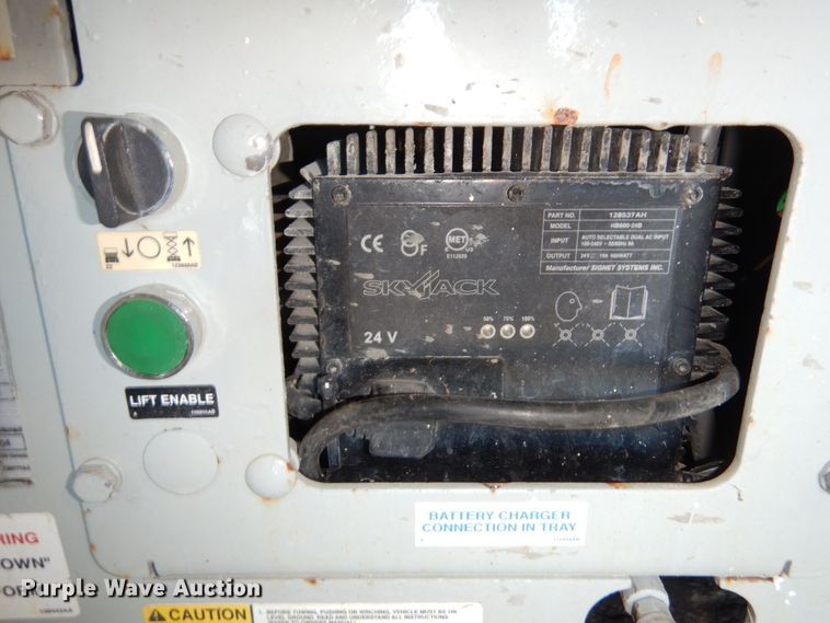 image for item KI9480 2004 Sky Jack SJII-3219  scissor lift