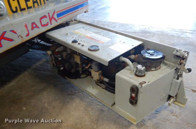 image for item KI9480 2004 Sky Jack SJII-3219  scissor lift