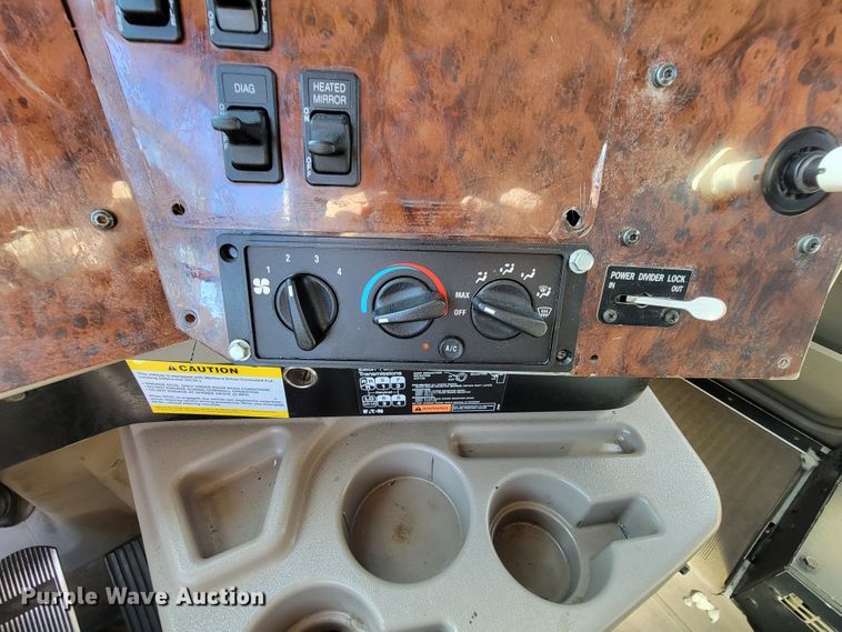 image for item KQ9243 2007 International Paystar 5000  dump truck