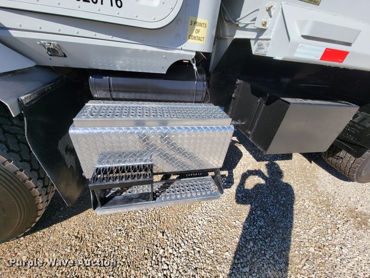 image for item KQ9243 2007 International Paystar 5000  dump truck