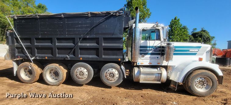 image for item KQ9251 1995 Kenworth W900  dump truck