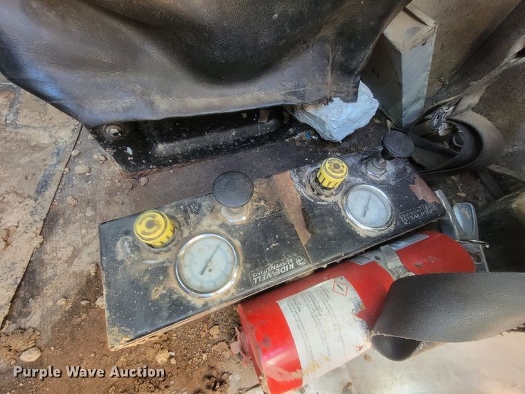 image for item KQ9251 1995 Kenworth W900  dump truck