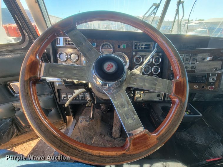 image for item KQ9251 1995 Kenworth W900  dump truck