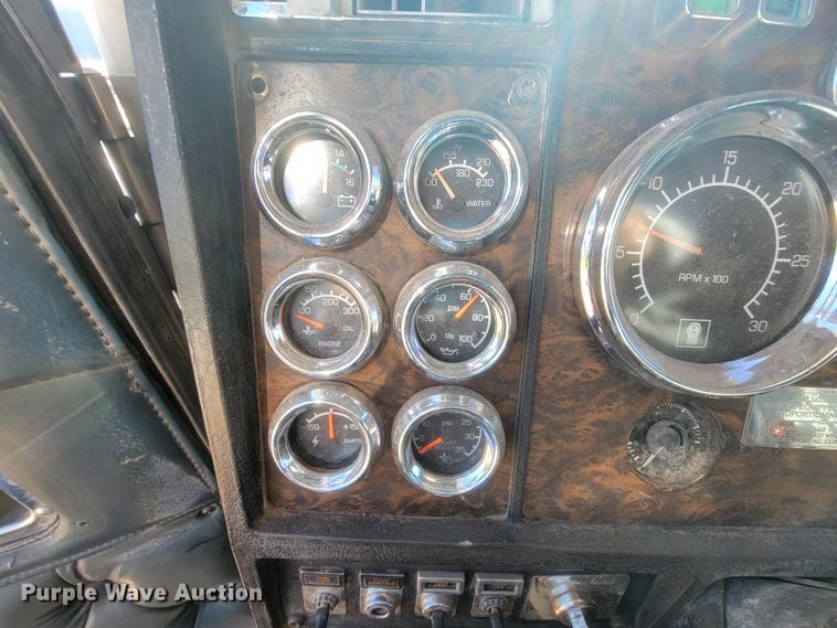 image for item KQ9251 1995 Kenworth W900  dump truck