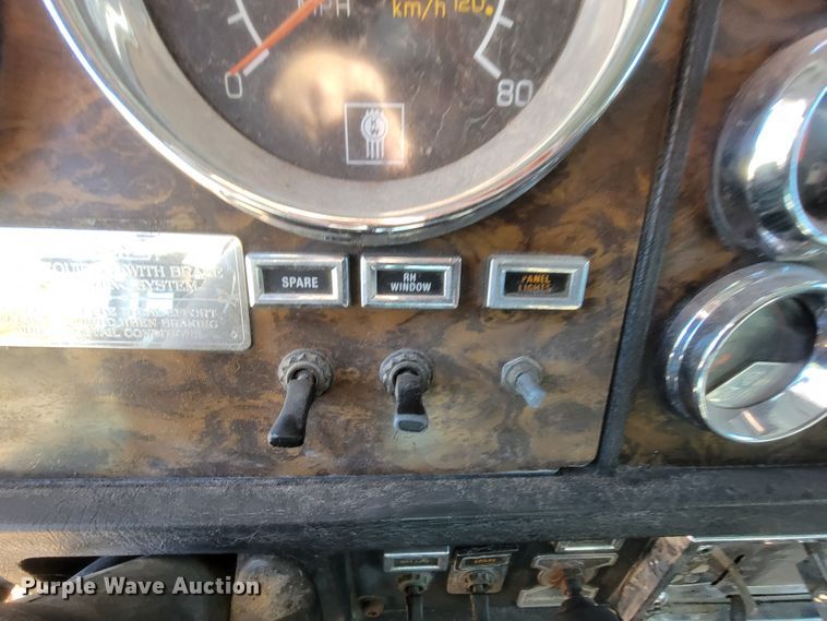 image for item KQ9251 1995 Kenworth W900  dump truck