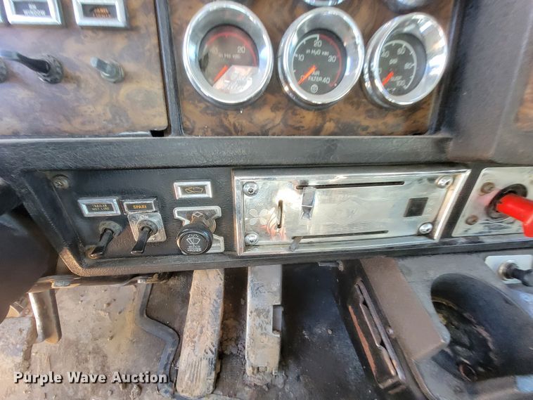 image for item KQ9251 1995 Kenworth W900  dump truck