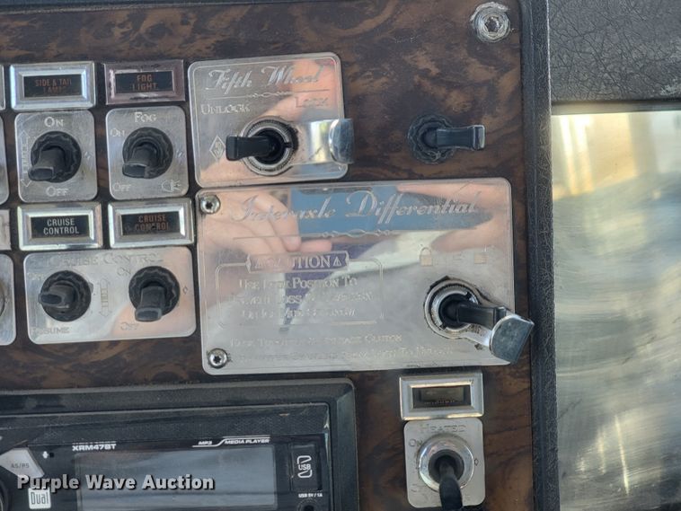 image for item KQ9251 1995 Kenworth W900  dump truck