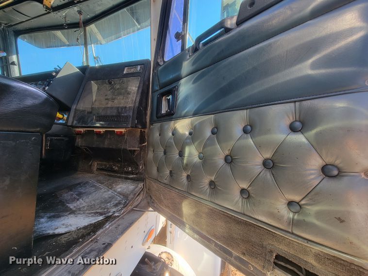 image for item KQ9251 1995 Kenworth W900  dump truck
