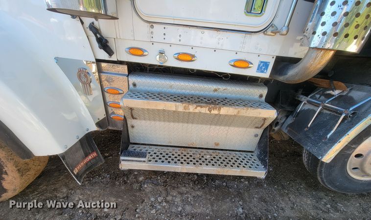 image for item KQ9251 1995 Kenworth W900  dump truck