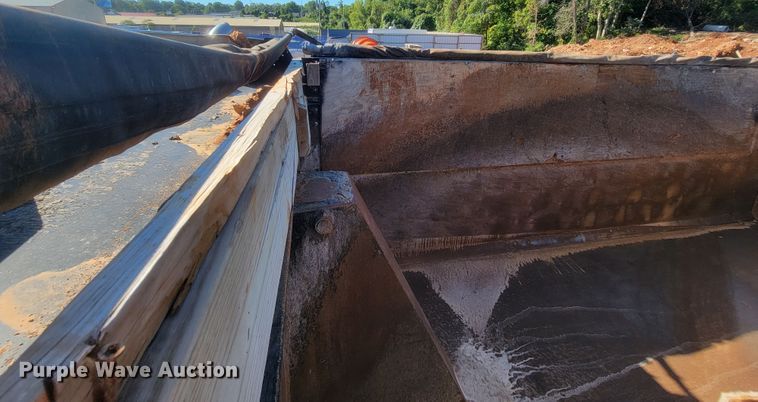 image for item KQ9251 1995 Kenworth W900  dump truck