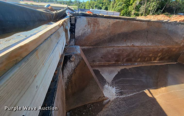 image for item KQ9251 1995 Kenworth W900  dump truck