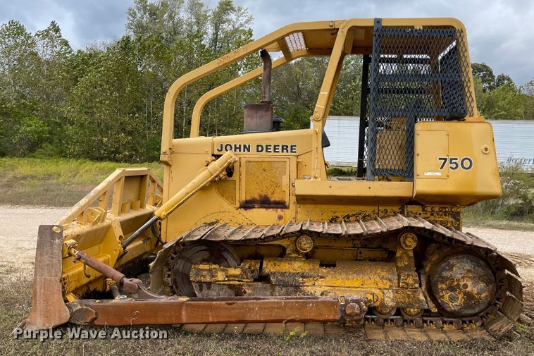 image for item KU9126 1982 John Deere 750  dozer