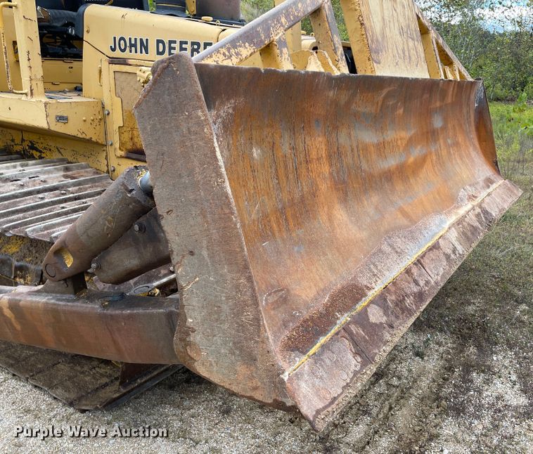 image for item KU9126 1982 John Deere 750  dozer