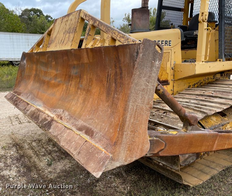 image for item KU9126 1982 John Deere 750  dozer