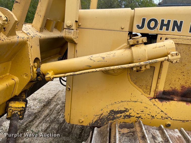 image for item KU9126 1982 John Deere 750  dozer