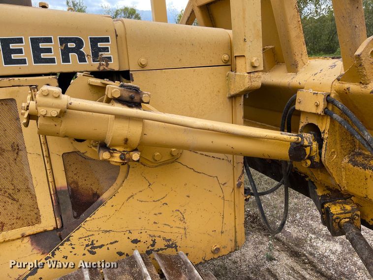 image for item KU9126 1982 John Deere 750  dozer