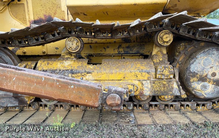 image for item KU9126 1982 John Deere 750  dozer