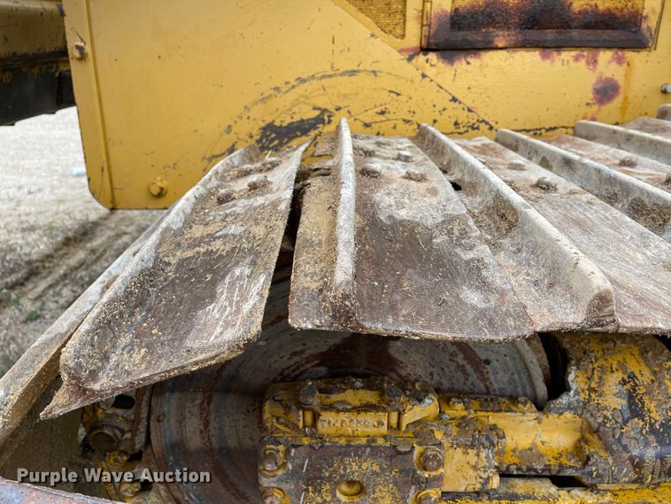 image for item KU9126 1982 John Deere 750  dozer