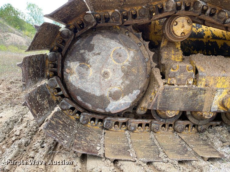 image for item KU9126 1982 John Deere 750  dozer