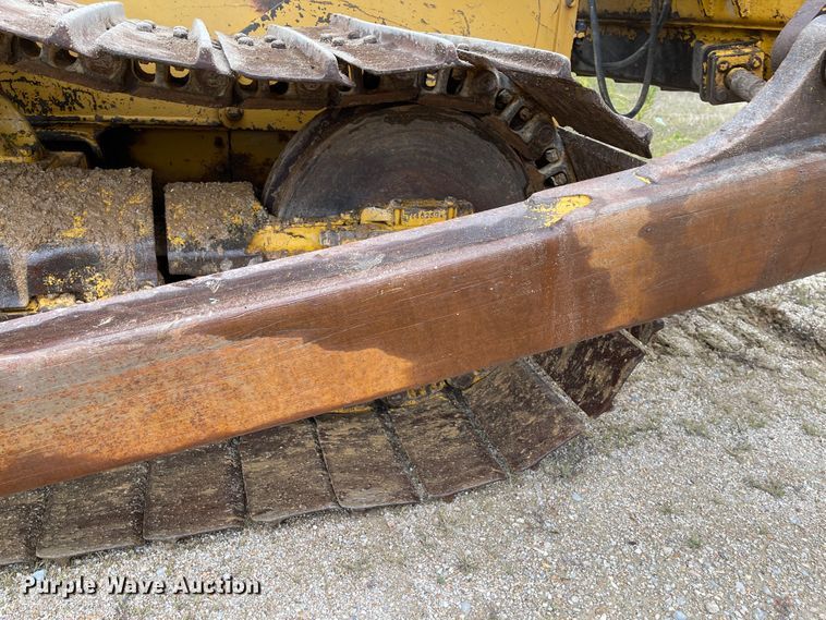 image for item KU9126 1982 John Deere 750  dozer