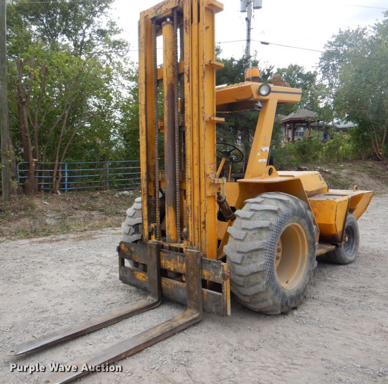 image for item KX9211 1982 Mastercraft MCL842  forklift