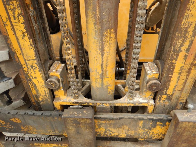 image for item KX9211 1982 Mastercraft MCL842  forklift