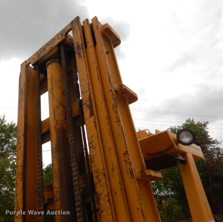 image for item KX9211 1982 Mastercraft MCL842  forklift