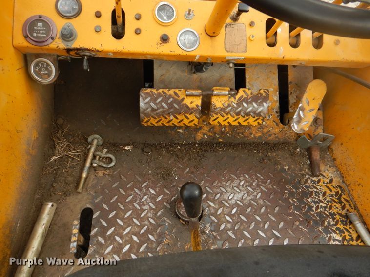 image for item KX9211 1982 Mastercraft MCL842  forklift