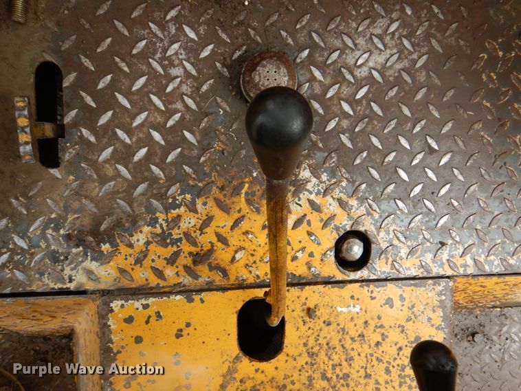 image for item KX9211 1982 Mastercraft MCL842  forklift