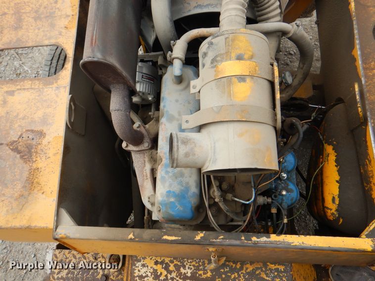 image for item KX9211 1982 Mastercraft MCL842  forklift