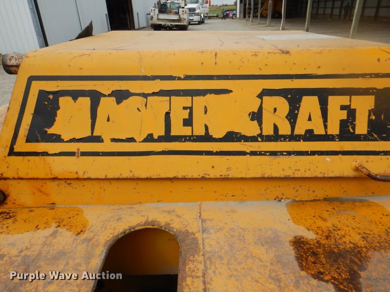 image for item KX9211 1982 Mastercraft MCL842  forklift