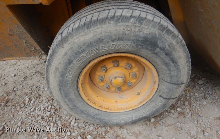 image for item KX9211 1982 Mastercraft MCL842  forklift