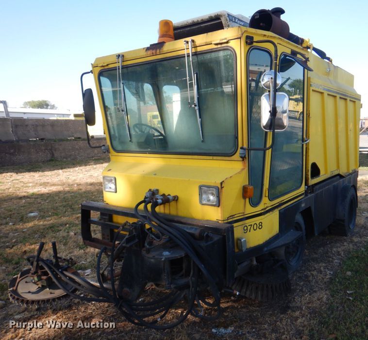 image for item KX9233 Ravo 4000 Compact  street sweeper truck