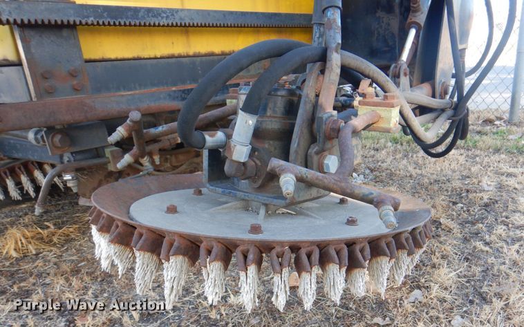 image for item KX9233 Ravo 4000 Compact  street sweeper truck