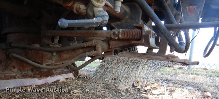 image for item KX9233 Ravo 4000 Compact  street sweeper truck